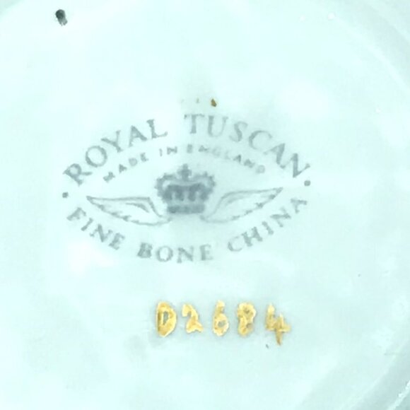 Royal Tuscan Fine Bone China Teacup and Saucer - Picture 4 of 10
